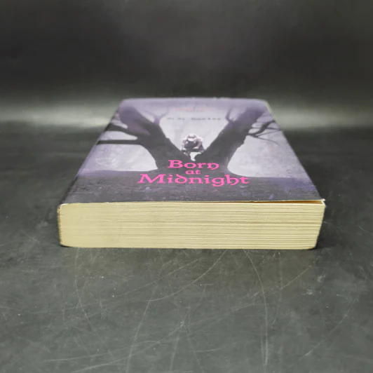 Born at Midnight - C. C. Hunter รูปที่ 4