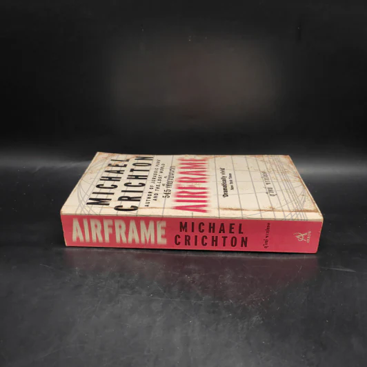 545 เที่ยวบินนรก - Michael Crichton, สุวิทย์ ขาวปลอด รูปที่ 3