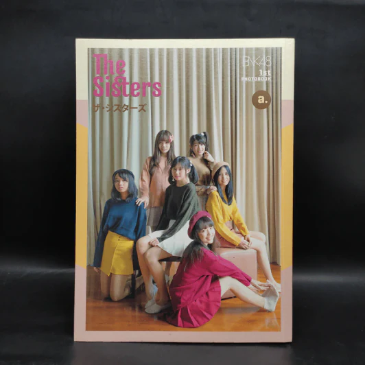 BNK48 1st Photobook "The Sisters" TYPE A รูปที่ 2