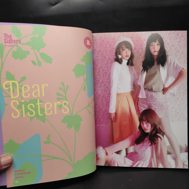 BNK48 1st Photobook "The Sisters" TYPE A รูปที่ 6