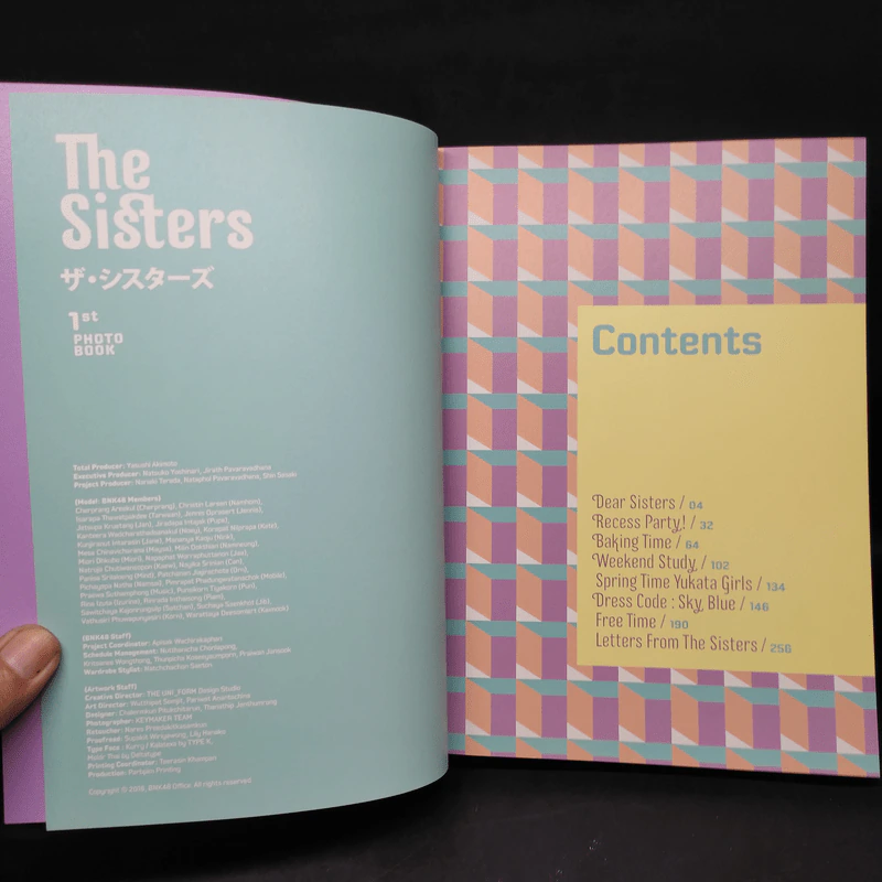 BNK48 1st Photobook "The Sisters" TYPE A รูปที่ 5