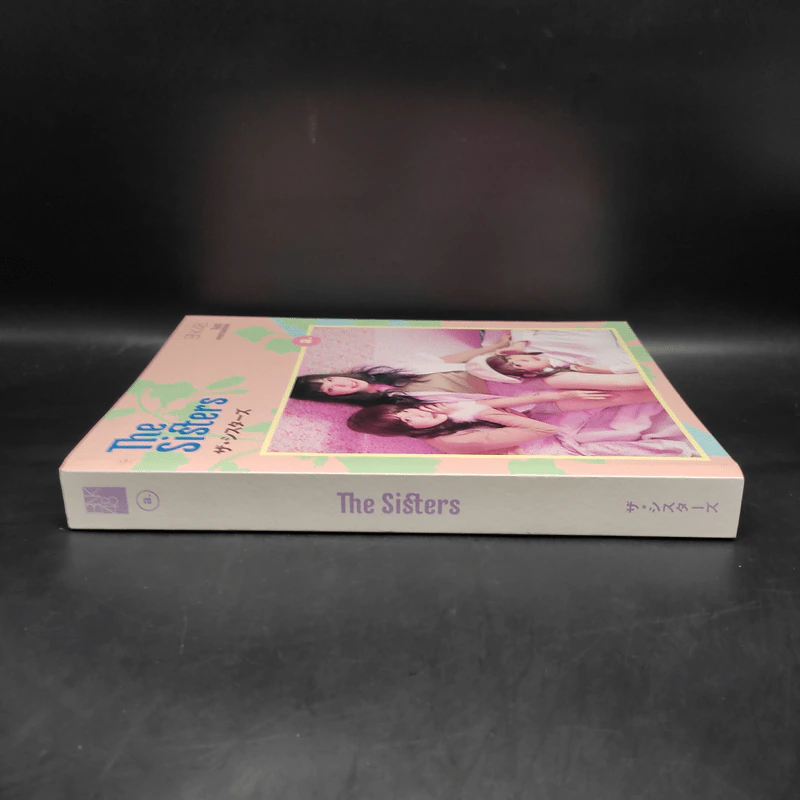 BNK48 1st Photobook "The Sisters" TYPE A รูปที่ 3