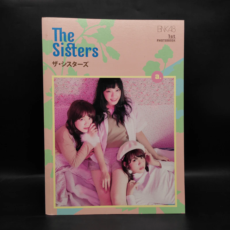 BNK48 1st Photobook "The Sisters" TYPE A รูปที่ 1