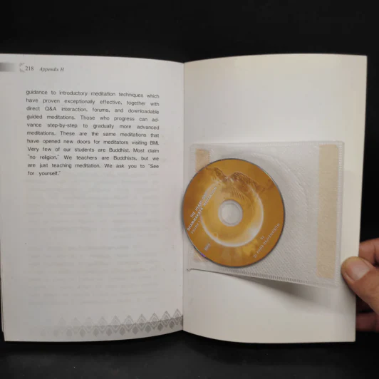 The Heart of Dhammakaya Meditation Volume 1 - Dr.Phra Rajyanvisith รูปที่ 8