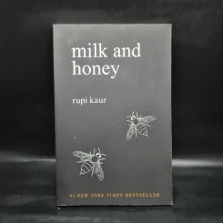 Milk and Honey - Rupi Kaur รูปที่ 1