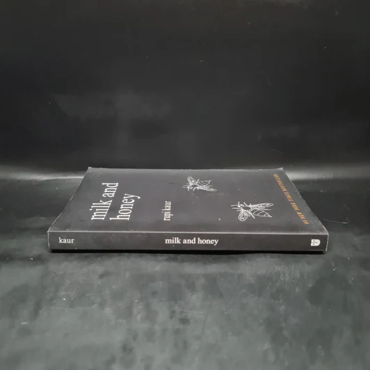 Milk and Honey - Rupi Kaur รูปที่ 3