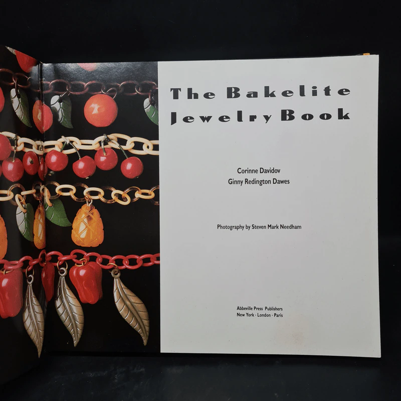 The Bakelite Jewelry Book รูปที่ 5