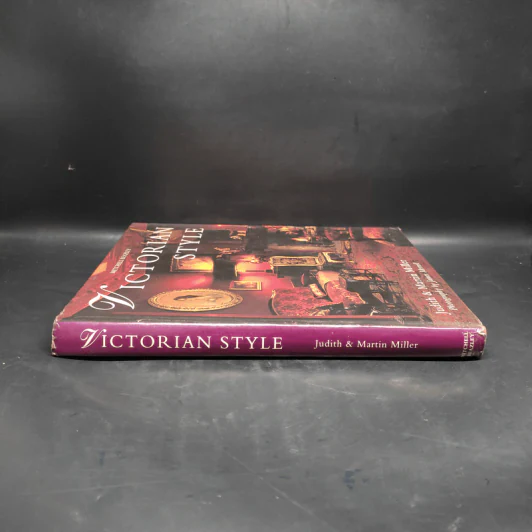 Victorian Style - Judith & Martin Miller รูปที่ 3