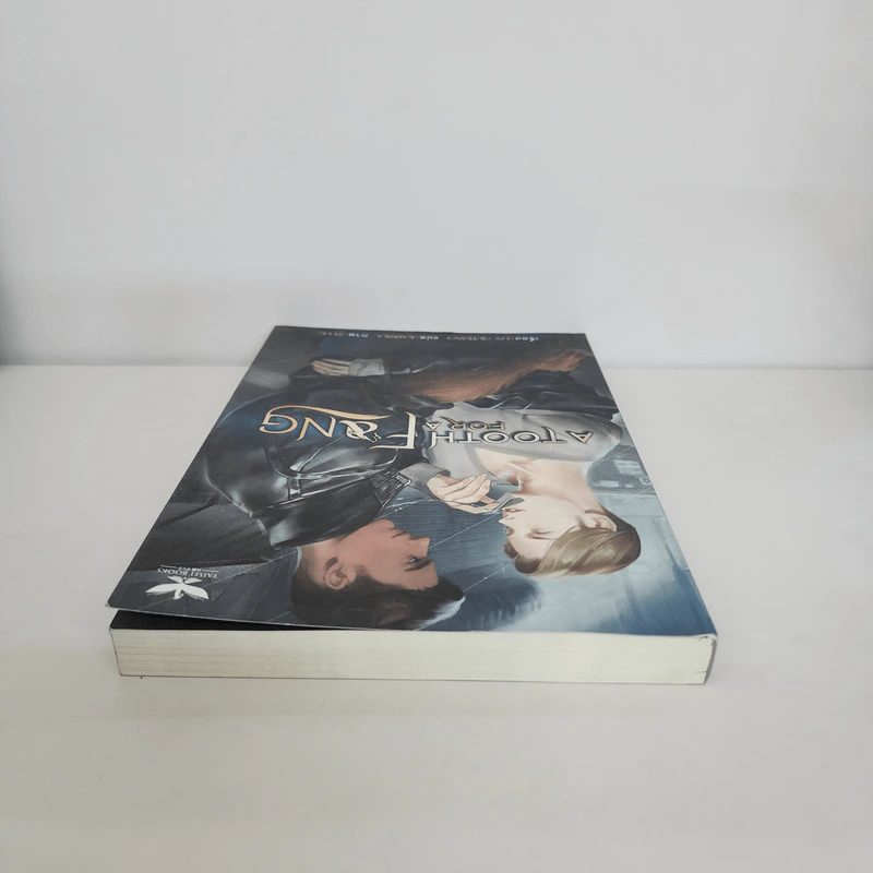 นิยายวาย A Tooth for A Fang - Liv Olteano รูปที่ 4