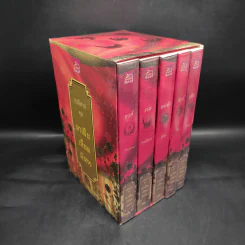 Boxset นิยายชุด มาเฟียเลือดมังกร 5 เล่ม ได้แก่ เสือ สิงห์ กระทิง แรด หงส์ - รพัด, ลิซ, ผักบุ้ง, ลิลลี่สีขาว, เรนนี่