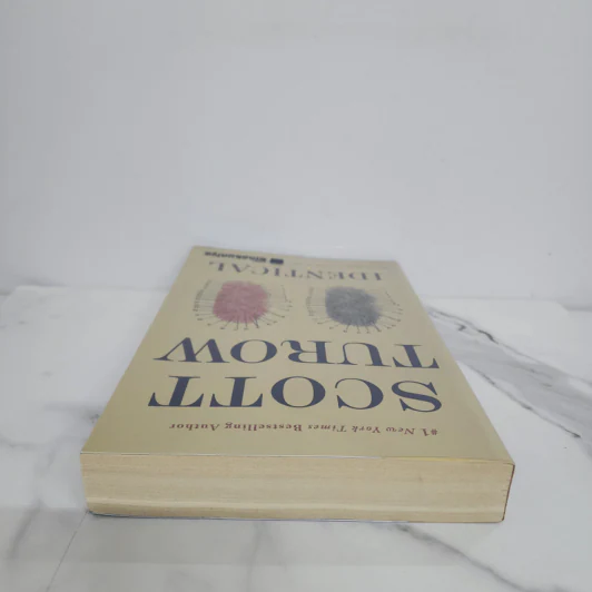 Identical - Scott Turow รูปที่ 4