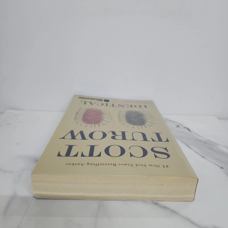 Identical - Scott Turow รูปที่ 4