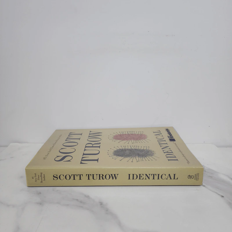 Identical - Scott Turow รูปที่ 2