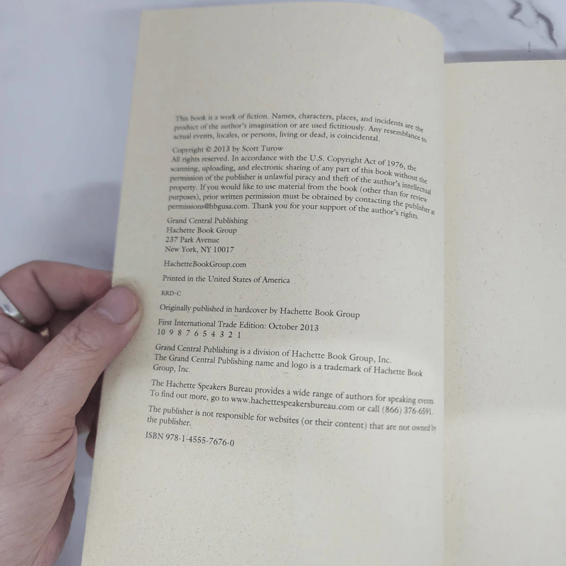 Identical - Scott Turow รูปที่ 7