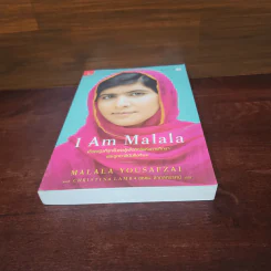 I Am Malala เด็กหญิงที่ลุกขึ้นต่อสู้เพื่อสิทธิแห่งการศึกษาและถูกตาลิบันยิงศีรษะ รูปที่ 4