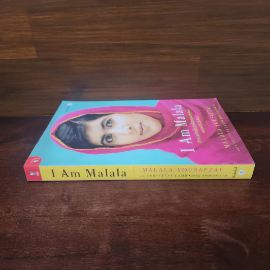 I Am Malala เด็กหญิงที่ลุกขึ้นต่อสู้เพื่อสิทธิแห่งการศึกษาและถูกตาลิบันยิงศีรษะ รูปที่ 2