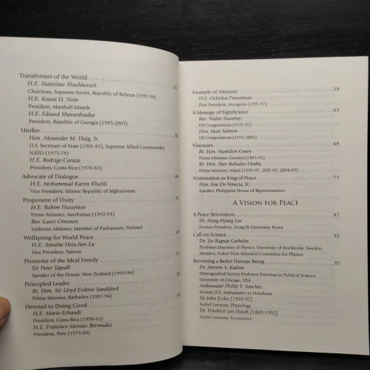 Peace King: Essays on the Life and Work of Rev. Dr. Sun Myung Moon รูปที่ 7