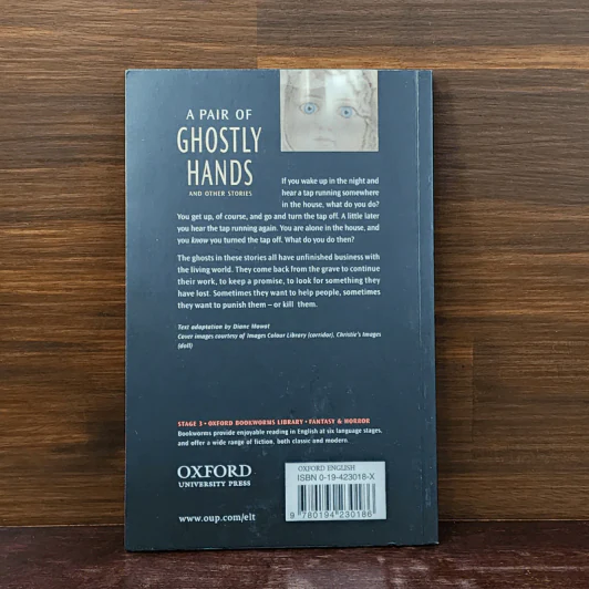 A Pair of Ghostly Hands and Other Stories - Oxford Bookworms Library 3 รูปที่ 6