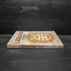 Legend ตำนานล่าอัจฉริยะ - Marie Lu รูปที่ 3