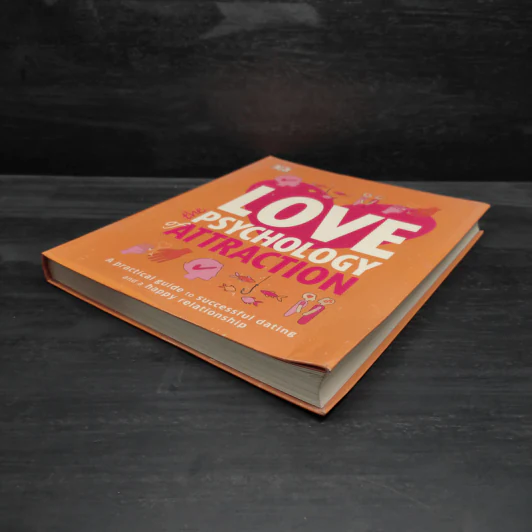 Love: The Psychology of Attraction - DK รูปที่ 4