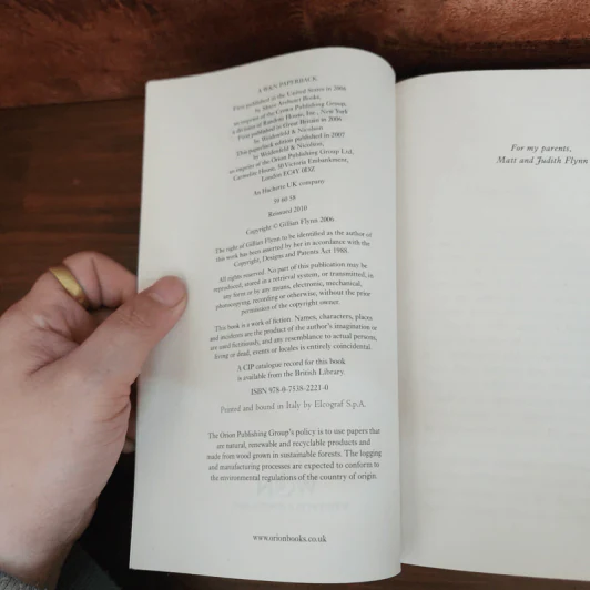 Sharp Objects - Gillian Flynn รูปที่ 7
