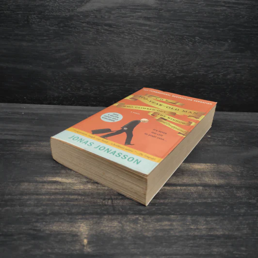 The 100-Year-Old Man Who Climbed Out the Window and Disappeared - Jonas Jonasson รูปที่ 4