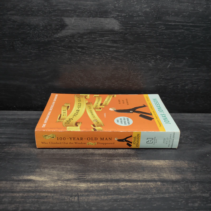 The 100-Year-Old Man Who Climbed Out the Window and Disappeared - Jonas Jonasson รูปที่ 3