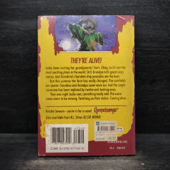 Goosebumps The Scarecrow Walks at Midnight - R.L.Stine รูปที่ 2