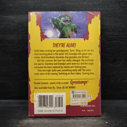 Goosebumps The Scarecrow Walks at Midnight - R.L.Stine รูปที่ 2