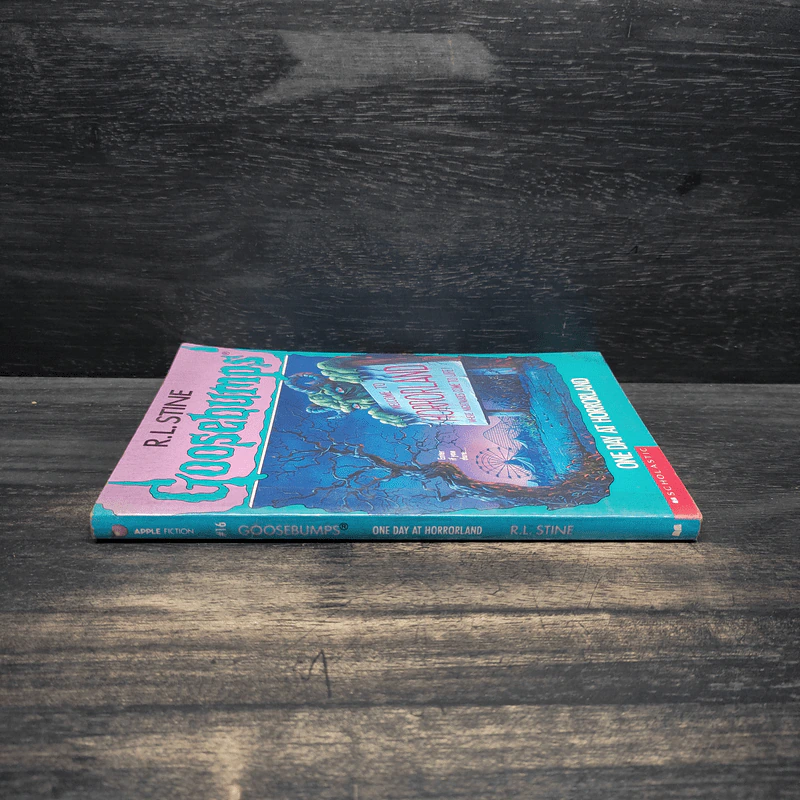 Goosebumps One Day at Horrorland - R.L.Stine รูปที่ 3