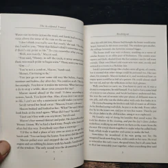 The Accidental Tourist by Anne Tyler - Oxford Bookworms Stage 5 รูปที่ 8