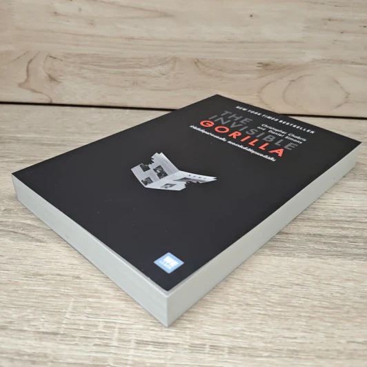 The Invisible Gorilla ทำไมสิ่งที่คุณน่าจะมองเห็น สมองกลับสั่งให้คุณมองไม่เห็น - Christopher Chabris, Daniel Simons รูปที่ 3