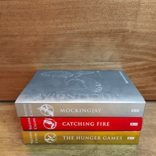 The Hunger Games + Mockingjay + Catching Fire - Suzanne Collins รูปที่ 2