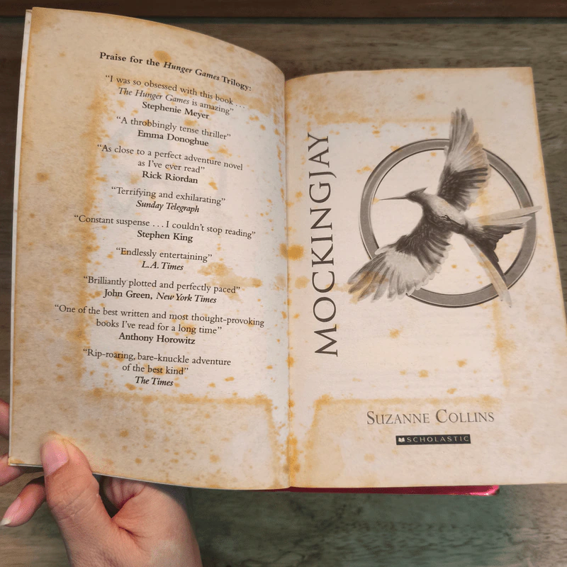 The Hunger Games + Mockingjay + Catching Fire - Suzanne Collins รูปที่ 10