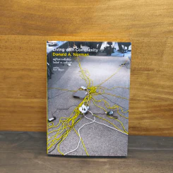 Living with Complexity Donald A. Norman อยู่กับความซับซ้อน - โดนัลด์ เอ. นอร์แมน รูปที่ 1