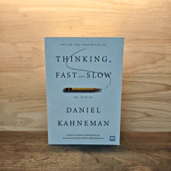 THINKING, FAST AND SLOW คิด, เร็วและช้า - Daniel Kahneman (แดเนียล คาฮ์นะมัน) รูปที่ 1