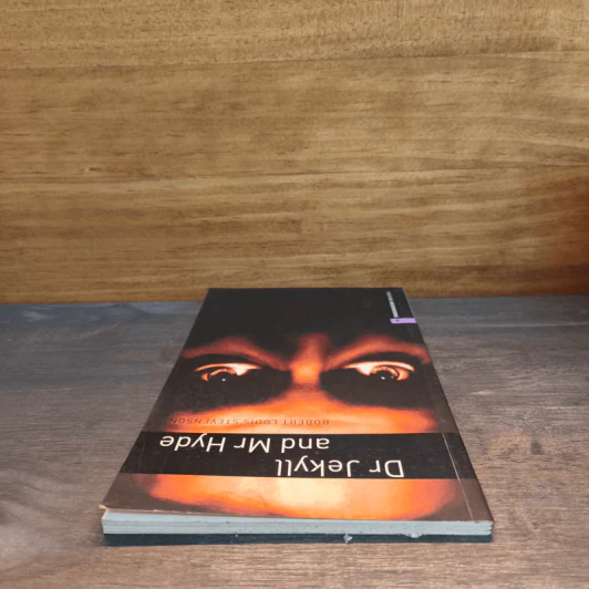 Dr Jekyll and Mr Hyde by Robert Louis Stevenson - Oxford Bookworms Stage 4 รูปที่ 4
