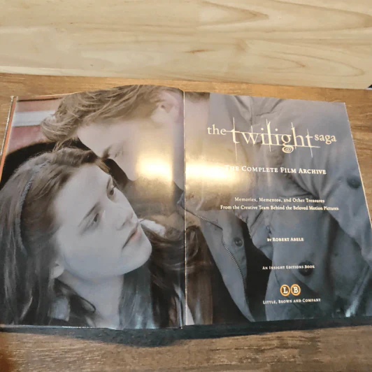 The twilight saga The complete film archive - Robert able รูปที่ 7
