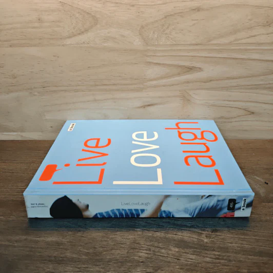 Live Love Laugh - มนูญ ทองนพรัตน์ รูปที่ 2