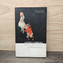 Alice's Adventures in Wonderland - Lewis Carroll รูปที่ 1