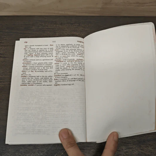 Collins Pocket English Dictionary in Colour รูปที่ 8