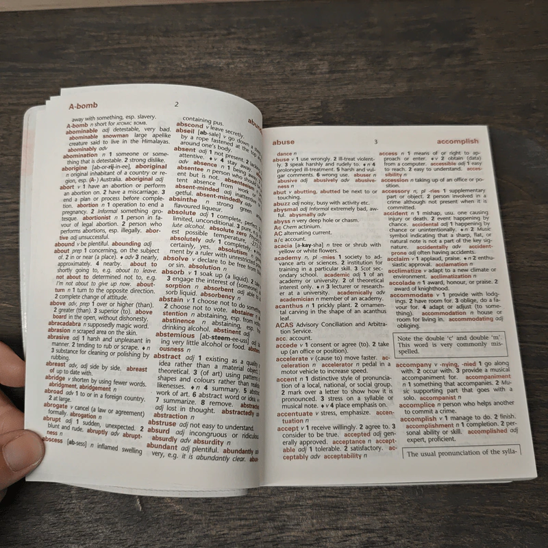 Collins Pocket English Dictionary in Colour รูปที่ 7
