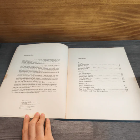 Soup, Salad Sandwich Cookbook - June Turner, Noami Arbit รูปที่ 6