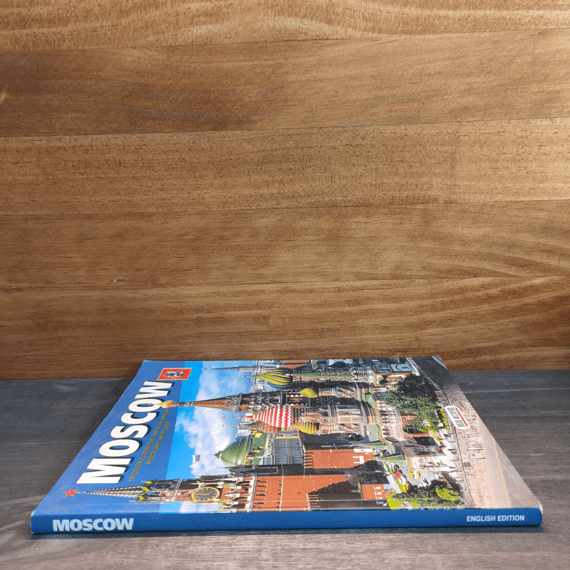 Moscow 160 Colour Illustrations Map of the Kremlin Moscow Map & Metro Guide รูปที่ 2