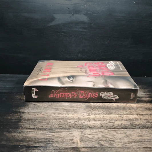 The Vampire Diaries: The Fury and Dark Reunion - L.J.Smith รูปที่ 3