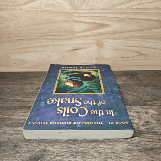 In The Coils of the Snake - Clare B.Dunkle รูปที่ 4