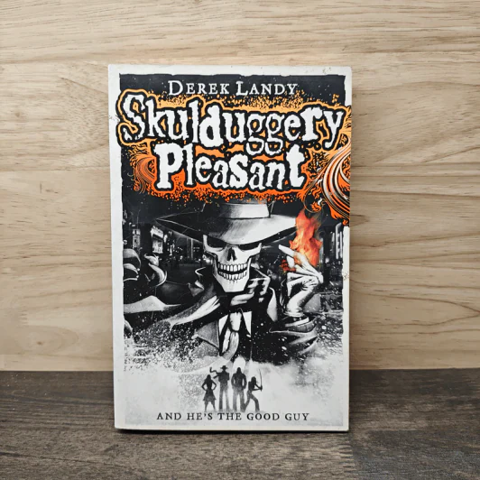 Skulduggery Pleasant - Derek Landy รูปที่ 1
