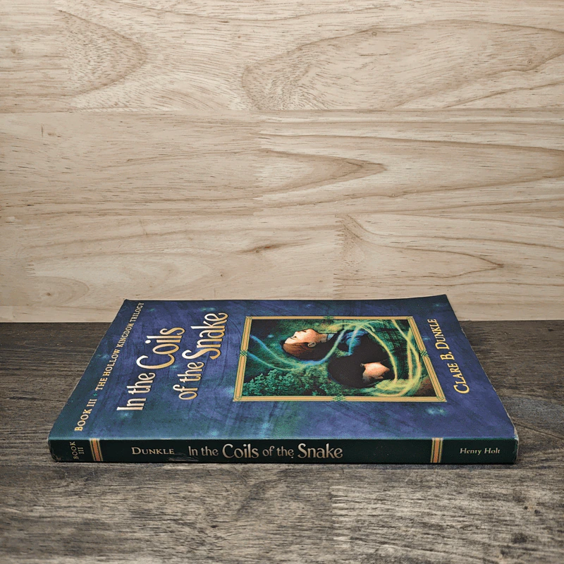 In The Coils of the Snake - Clare B.Dunkle รูปที่ 2