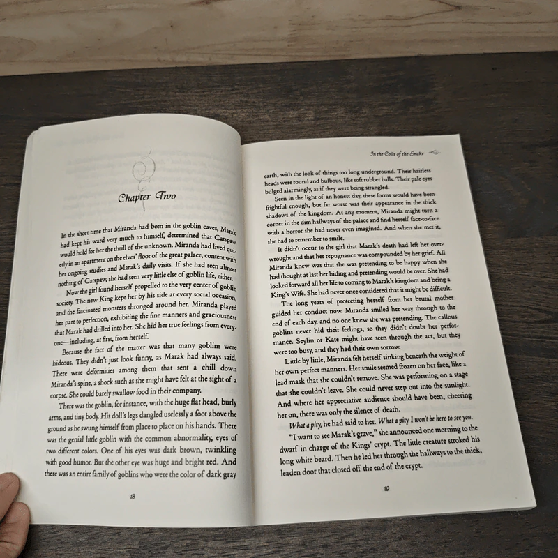 In The Coils of the Snake - Clare B.Dunkle รูปที่ 7