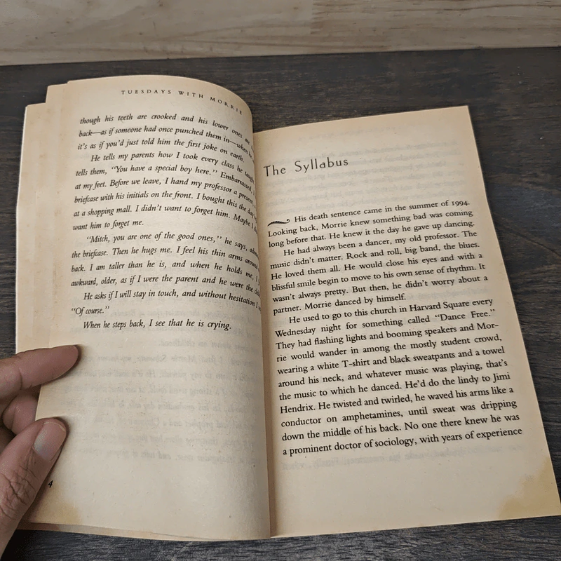 Tuesdays with Morrie - Mitch Albom รูปที่ 8
